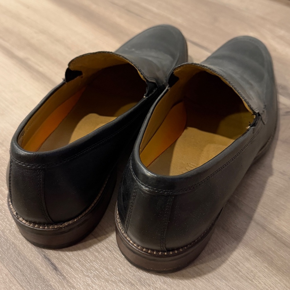 Cole Haan Men’s Leather Venetian Loafers C13067 | Black Slip-On Dress Shoes - Picture 2 of 2